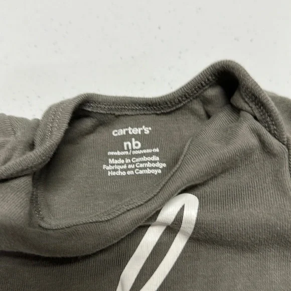 😍 3 for $15 😍 2x Boys Carter’s Short-Sleeve Onesies sz NB - Gray & White - Picture 4 of 5